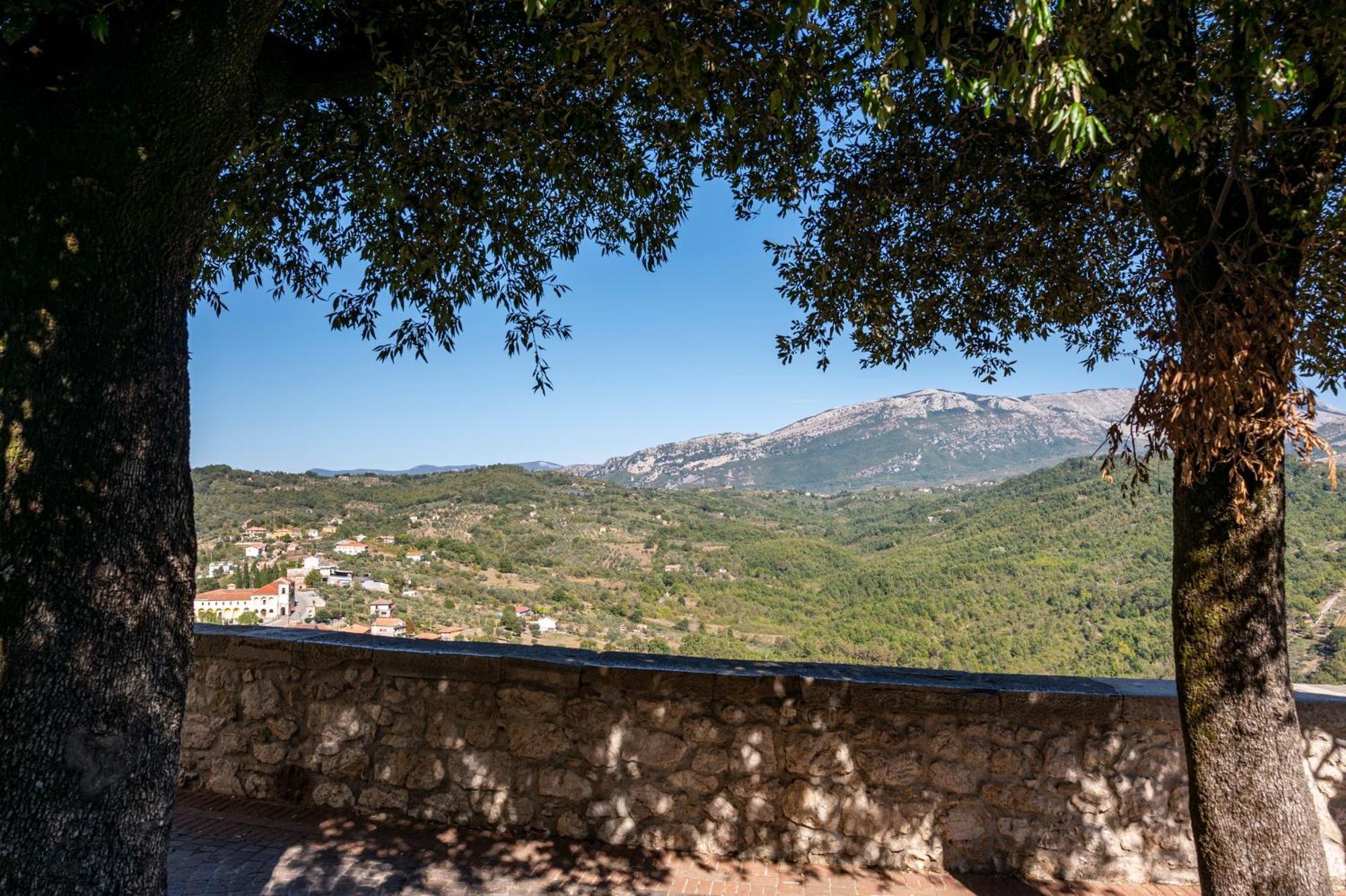 Piazza Laurino Apartments Basic Excursions Alto Cilento Pellegrinaggio Giubilare Esterno foto